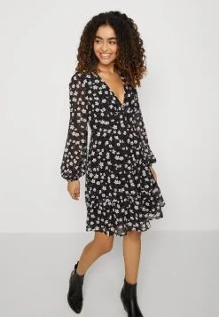 Edc By Esprit Vneck Tiere - Kjole - Black 11 Edc By Esprit Vneck Tiere - Kjole - Black -ESPRIT Butikk 00e37391ce59483c8a80fabb8394127d