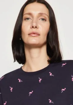 Edc By Esprit Tee - T-Shirts Med Print - Navy 13 Edc By Esprit Tee - T-Shirts Med Print - Navy -ESPRIT Butikk 01b6efe8311b424e89aae3daaf7a2767