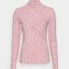 ESPRIT Peachd - Topper Langermet - Light Pink 2 ESPRIT Peachd - Topper Langermet - Light Pink -ESPRIT Butikk 02127dca0dda401a8e039d001a4fb77b