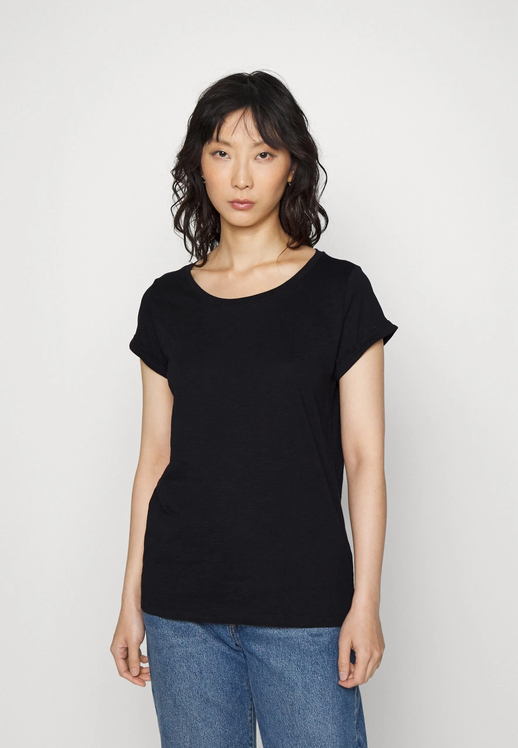 Edc By Esprit Slub Round Neck - T-Shirts - Black 3 Edc By Esprit Slub Round Neck - T-Shirts - Black