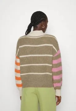 ESPRIT Striped- Strikkegenser - Off White 9 ESPRIT Striped- Strikkegenser - Off White -ESPRIT Butikk 03eae8792ef14216bac7a7003369b756