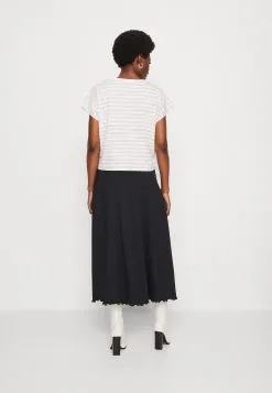 Edc By Esprit Crop Inside - T-Shirts Med Print - Terracotta -ESPRIT Butikk 04814c35fb5847d49370a4342195bc26