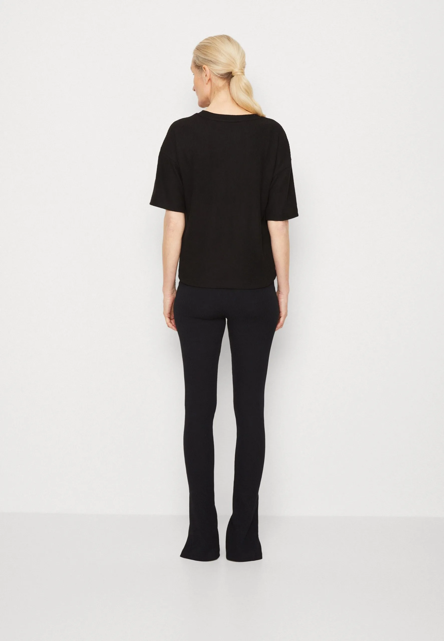 ESPRIT Tee - T-Shirts - Black 5 ESPRIT Tee - T-Shirts - Black - Bilde 3