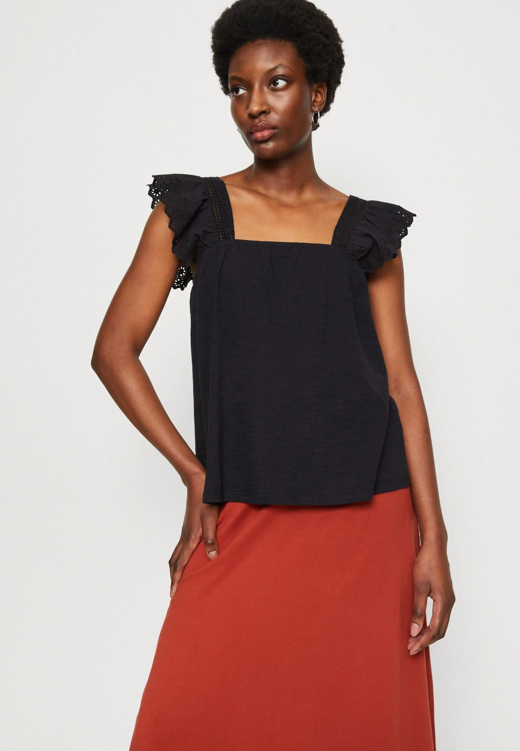 Edc By Esprit Ang - T-Shirts Med Print - Black 6 Edc By Esprit Ang - T-Shirts Med Print - Black - Bilde 4