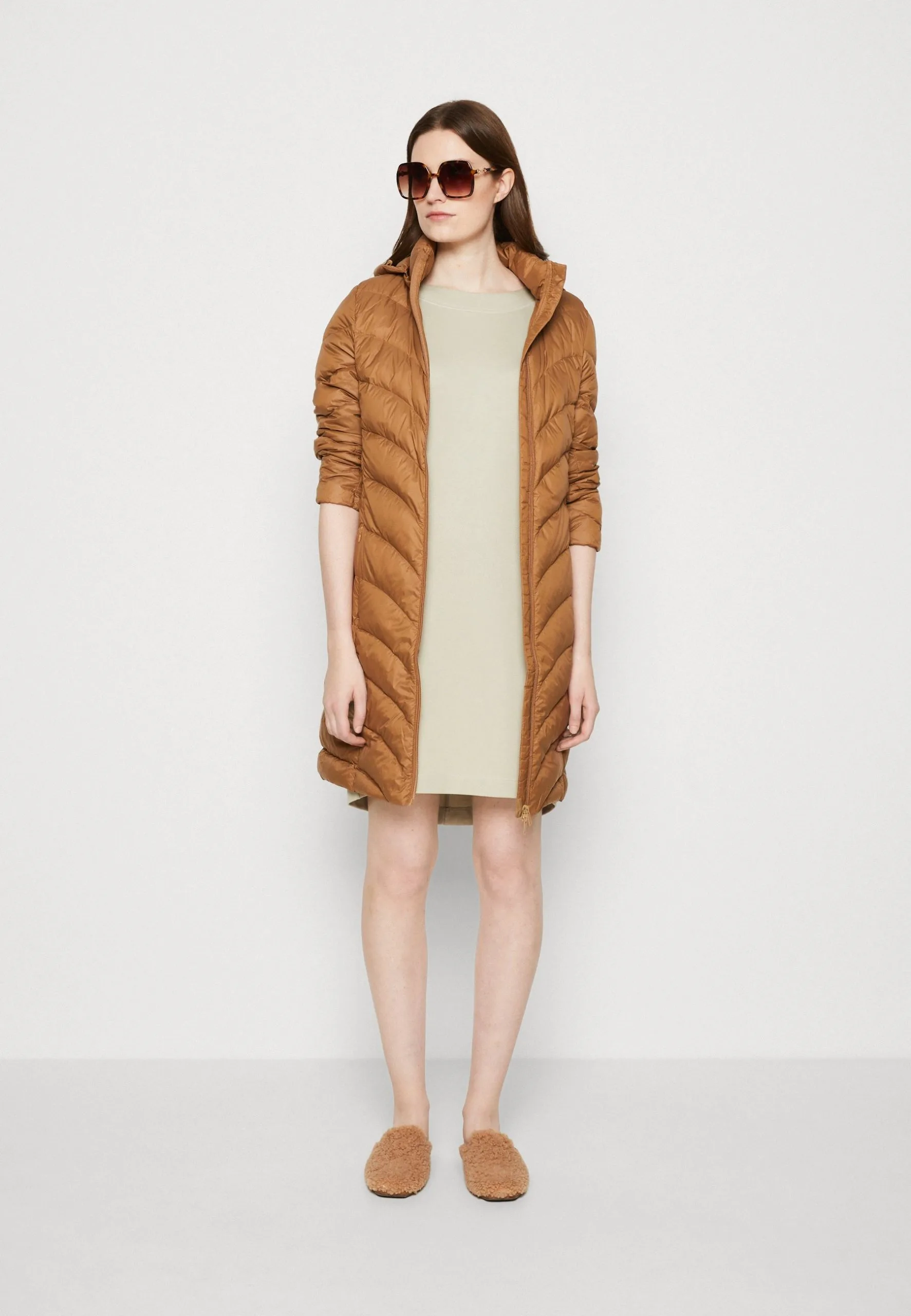 ESPRIT Dress Above Knee - Jerseykjole - Dusty Green 4 ESPRIT Dress Above Knee - Jerseykjole - Dusty Green - Bilde 2