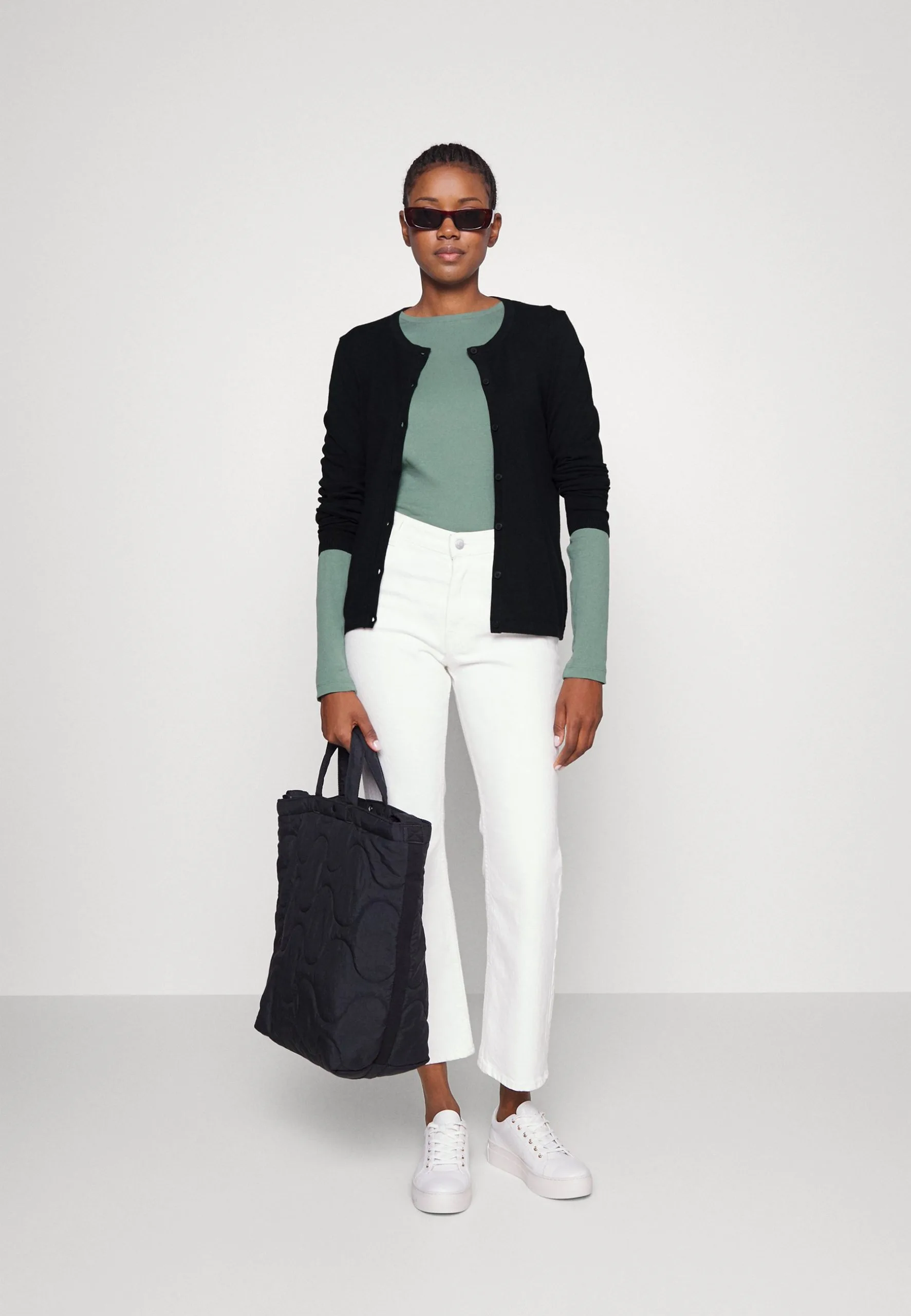 Edc By Esprit Basic Crewneck- Cardigan - Black 4 Edc By Esprit Basic Crewneck- Cardigan - Black - Bilde 2