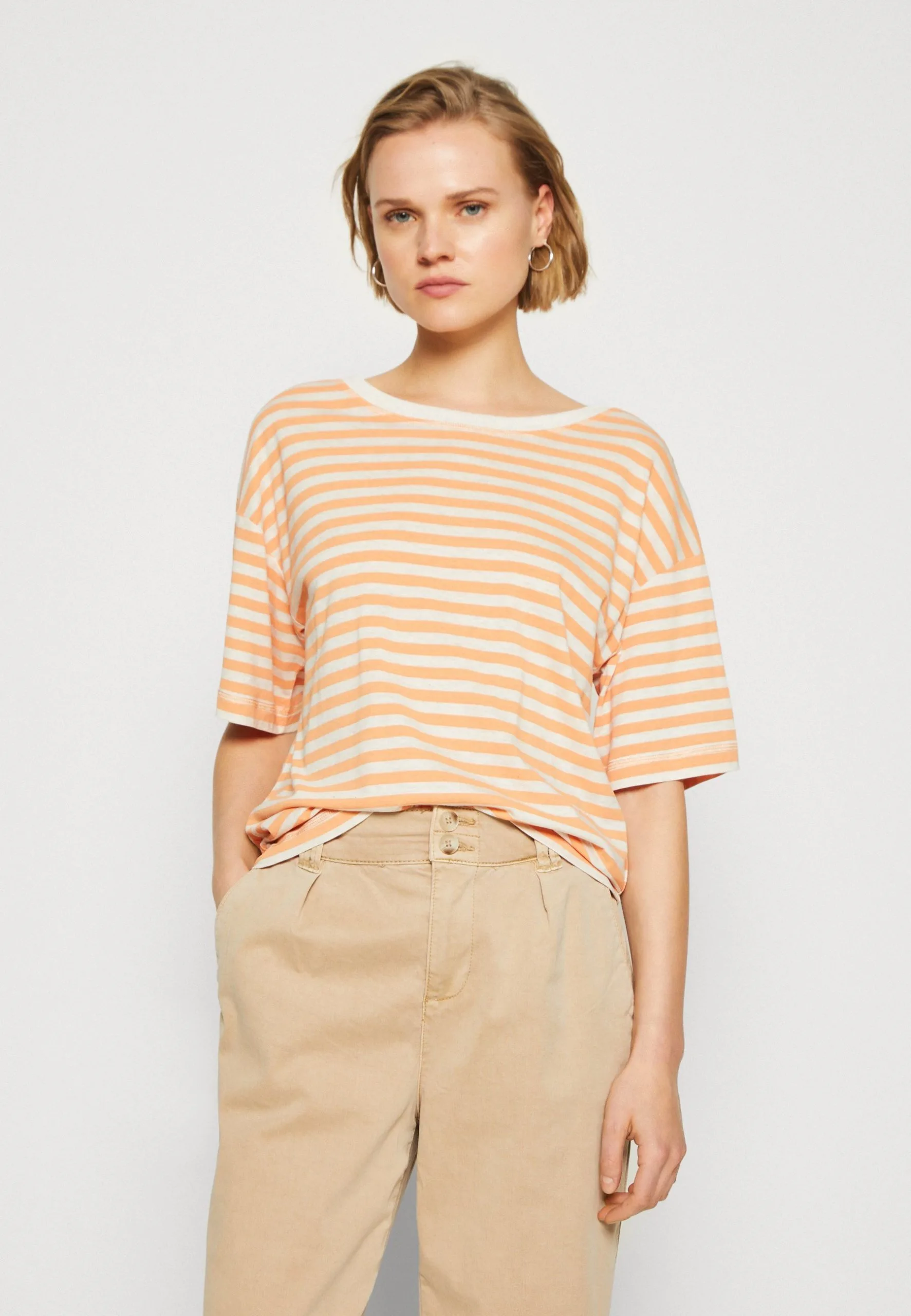 ESPRIT Boxy - T-Shirts Med Print - Orange 6 ESPRIT Boxy - T-Shirts Med Print - Orange - Bilde 4