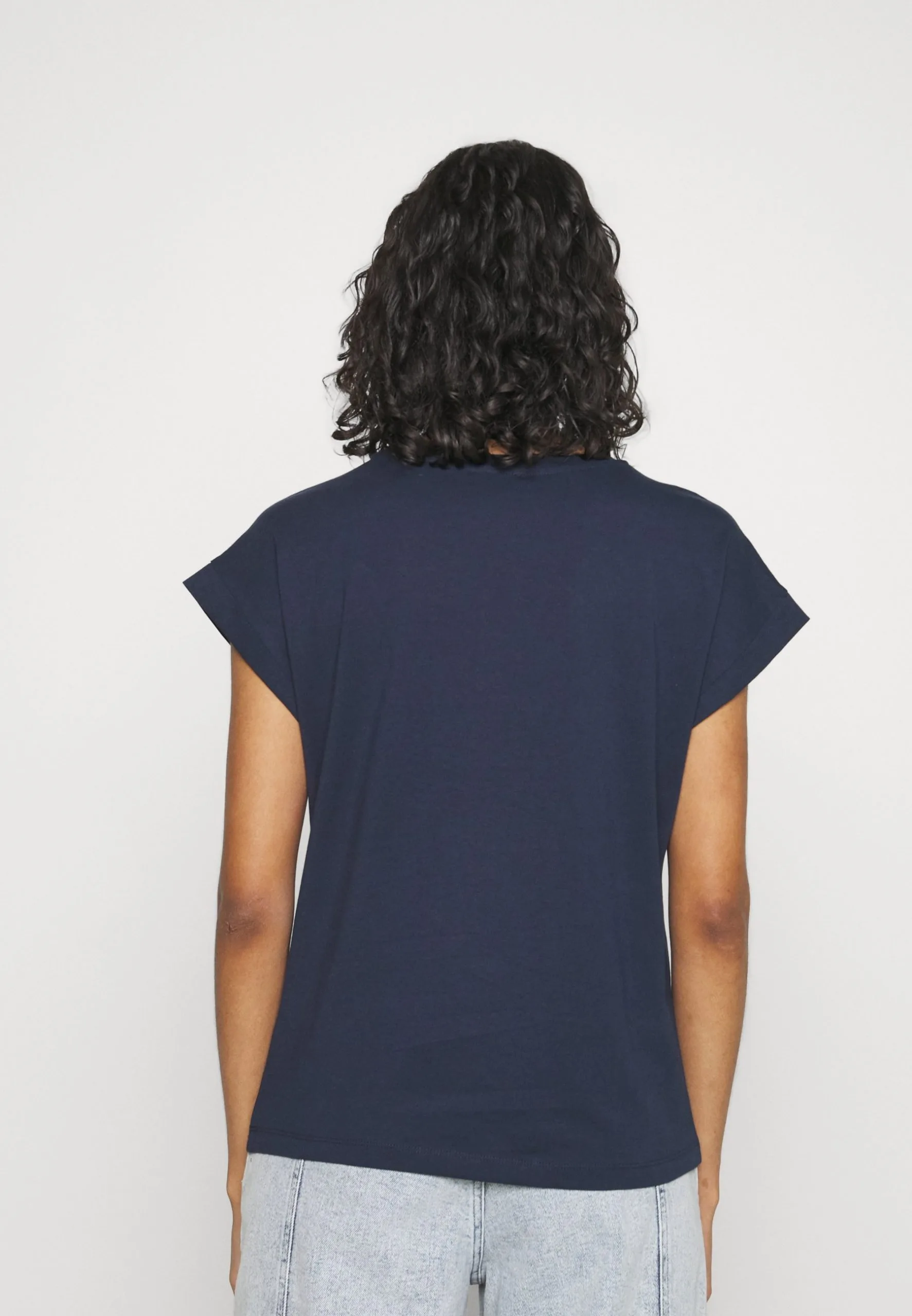 ESPRIT Core Tee- T-Shirts - Navy 6 ESPRIT Core Tee- T-Shirts - Navy - Bilde 4