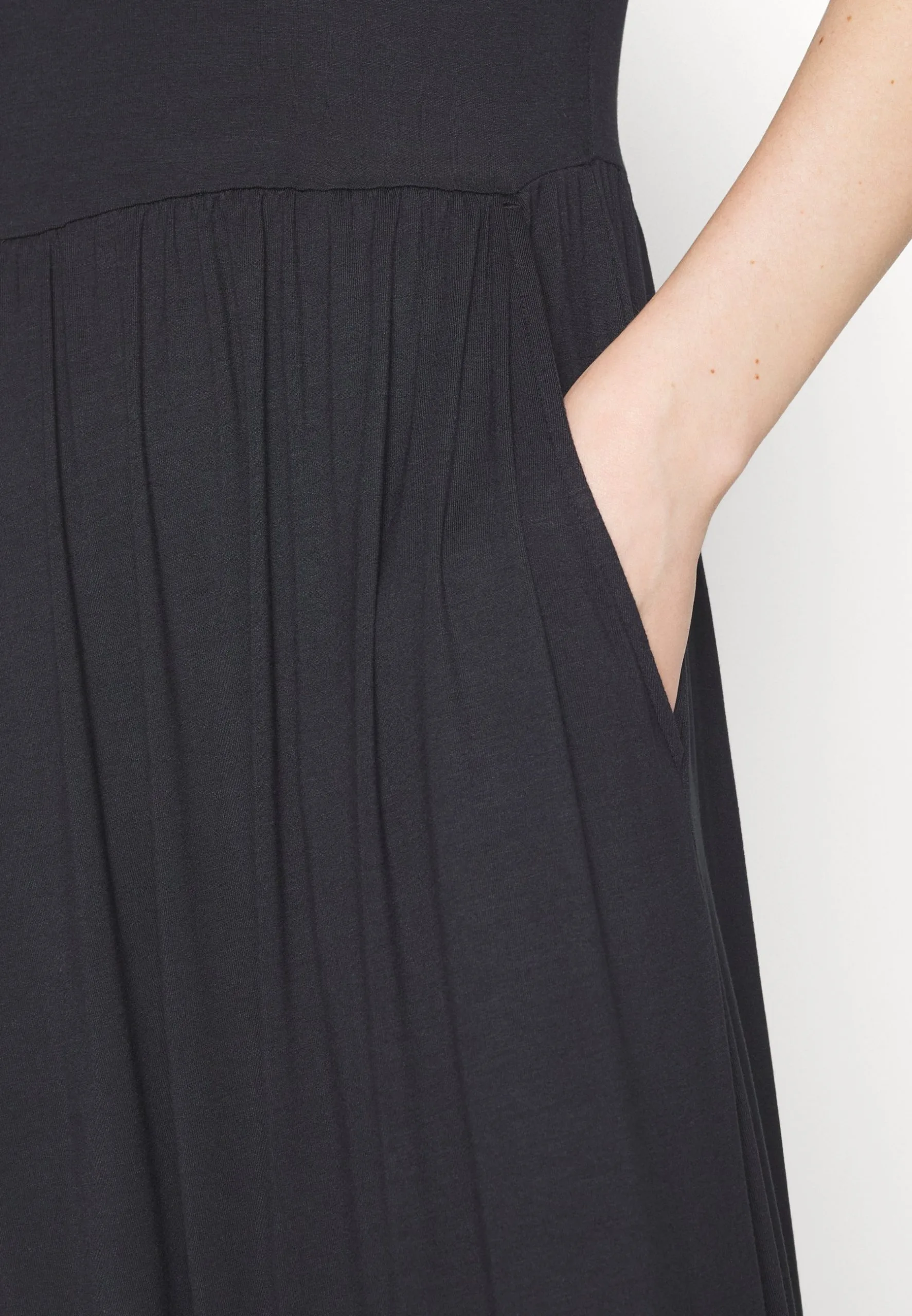 ESPRIT Cve City Dress - Jerseykjole - Black 8 ESPRIT Cve City Dress - Jerseykjole - Black - Bilde 6