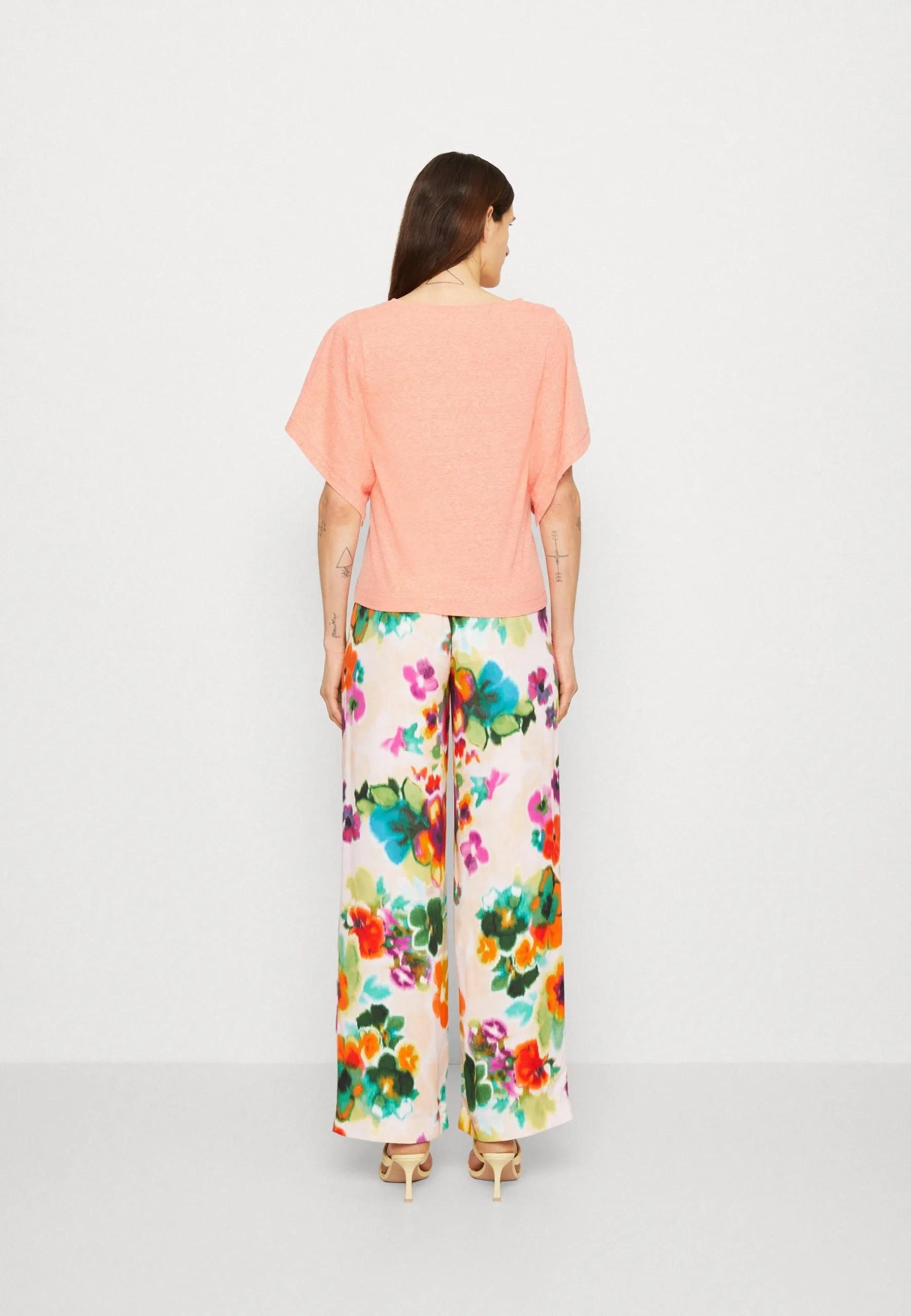 ESPRIT Stitch - T-Shirts - Coral Orange 5 ESPRIT Stitch - T-Shirts - Coral Orange - Bilde 3