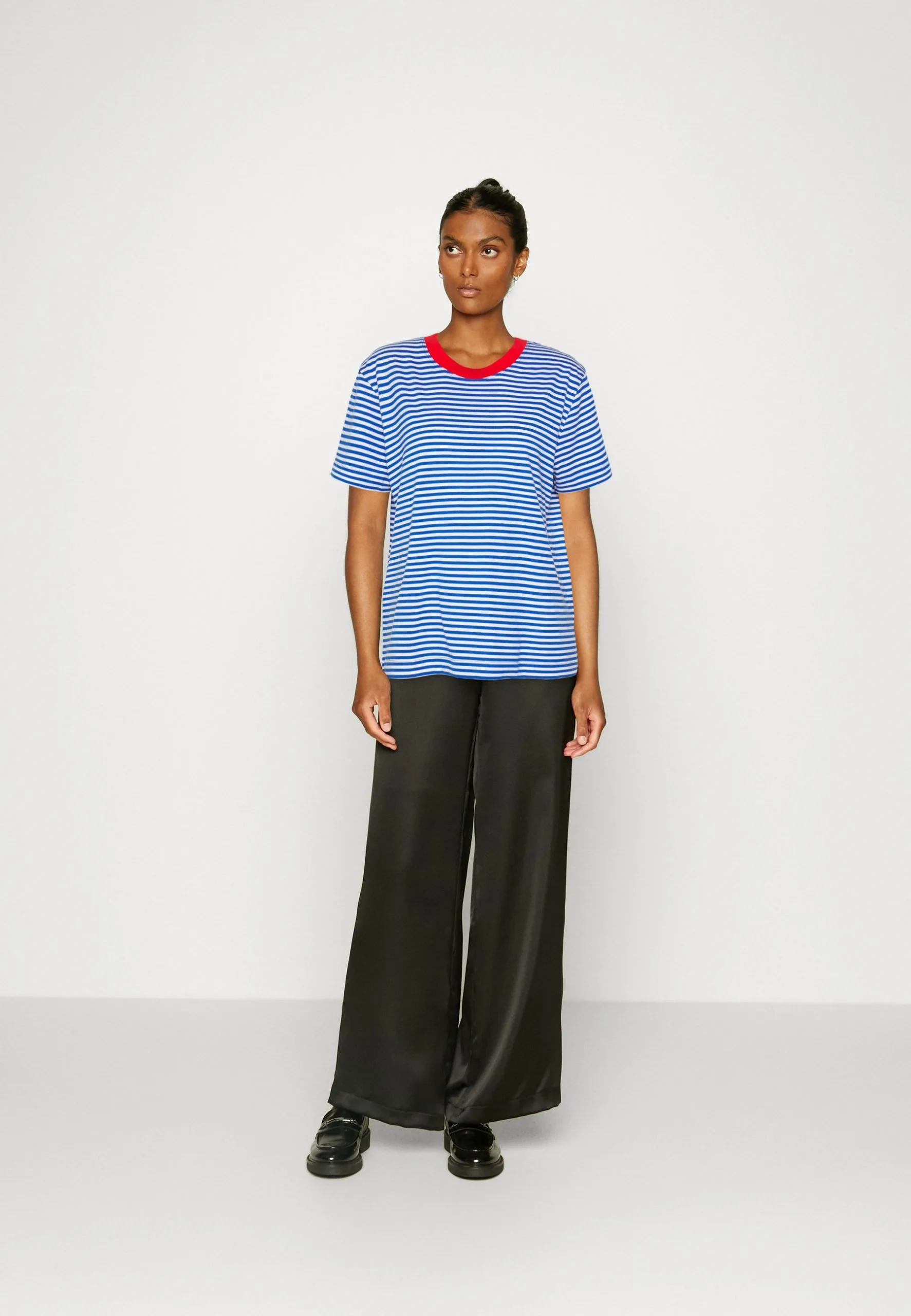 ESPRIT Striped Core - T-Shirts Med Print - Blue 4 ESPRIT Striped Core - T-Shirts Med Print - Blue - Bilde 2