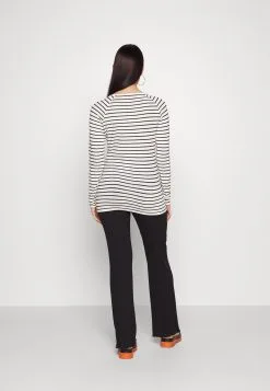 Nursing Long Sleeve Stripe - Topper Langermet - Night Sky Blue 10 Nursing Long Sleeve Stripe - Topper Langermet - Night Sky Blue -ESPRIT Butikk 1e8bf118805143de8963d5f3e811030b