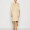 ESPRIT Zip Dress - Jerseykjole - Sand 1 ESPRIT Zip Dress - Jerseykjole - Sand -ESPRIT Butikk 230729d4733e48bfbe2b21b8b6bffed9