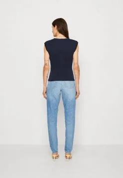 ESPRIT New Shape- T-Shirts - Navy 10 ESPRIT New Shape- T-Shirts - Navy -ESPRIT Butikk 243abfd45c1a4a1ba8d089d88969b767