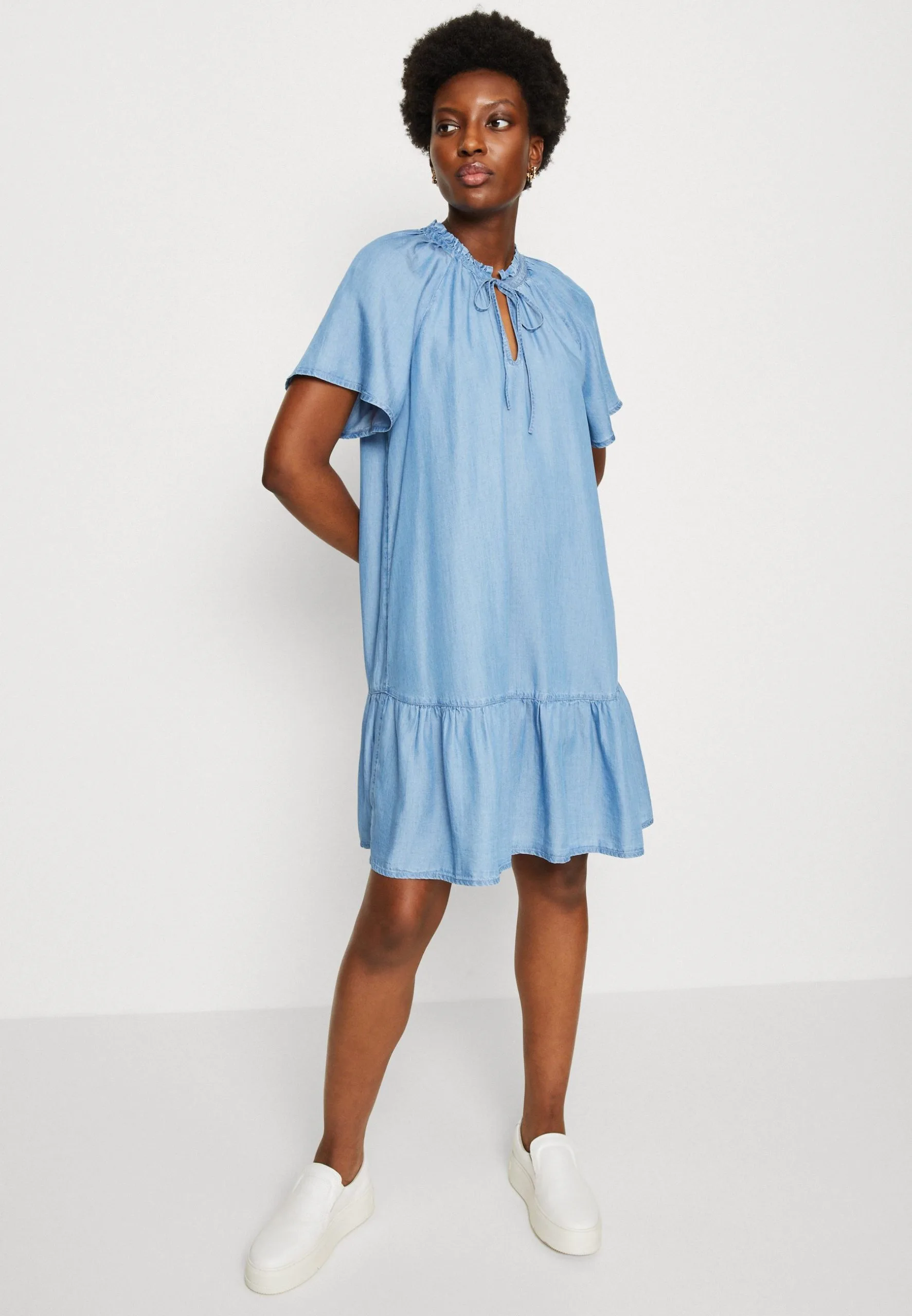 Edc By Esprit Dress - Dongerikjole - Blue Medium Wash 6 Edc By Esprit Dress - Dongerikjole - Blue Medium Wash - Bilde 4