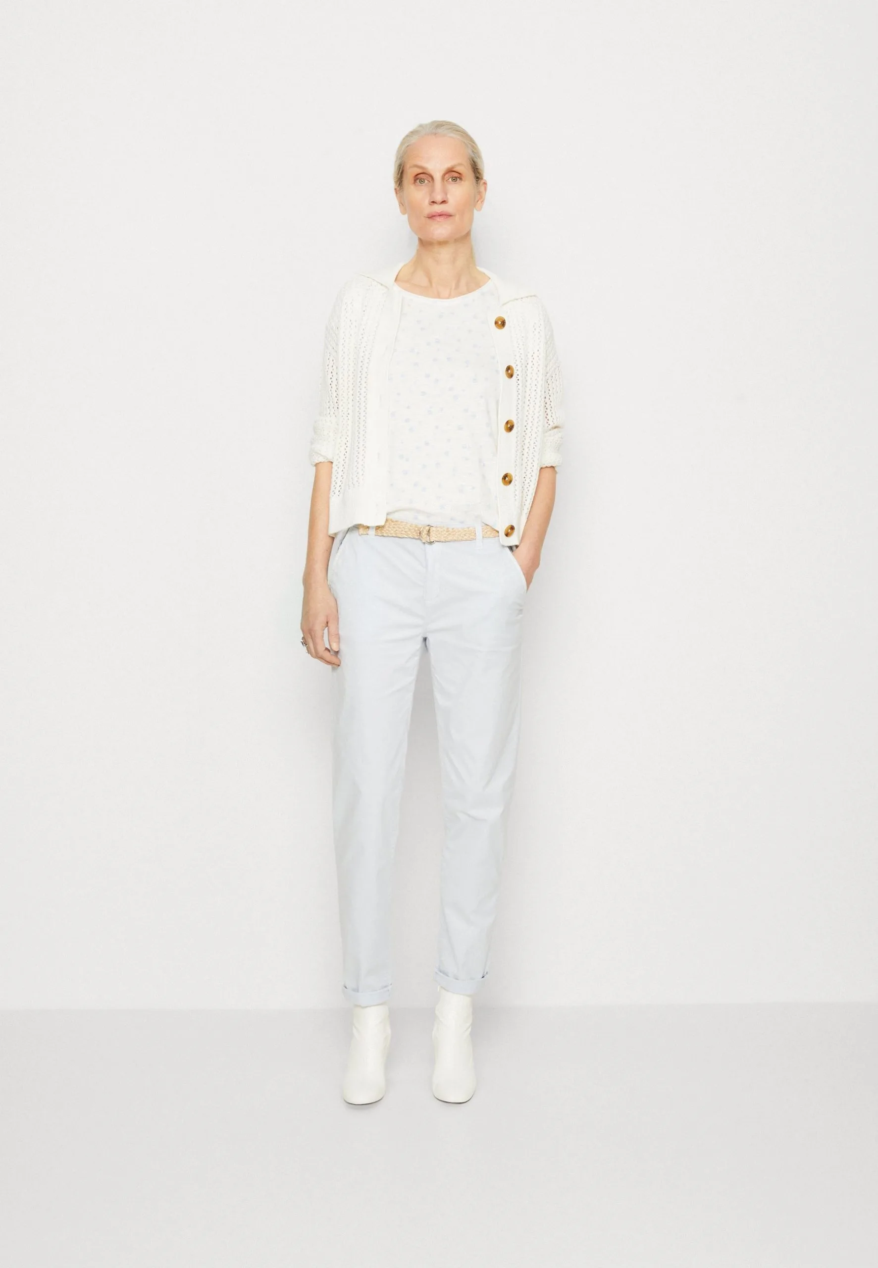 ESPRIT Core - T-Shirts Med Print - Off White 4 ESPRIT Core - T-Shirts Med Print - Off White - Bilde 2