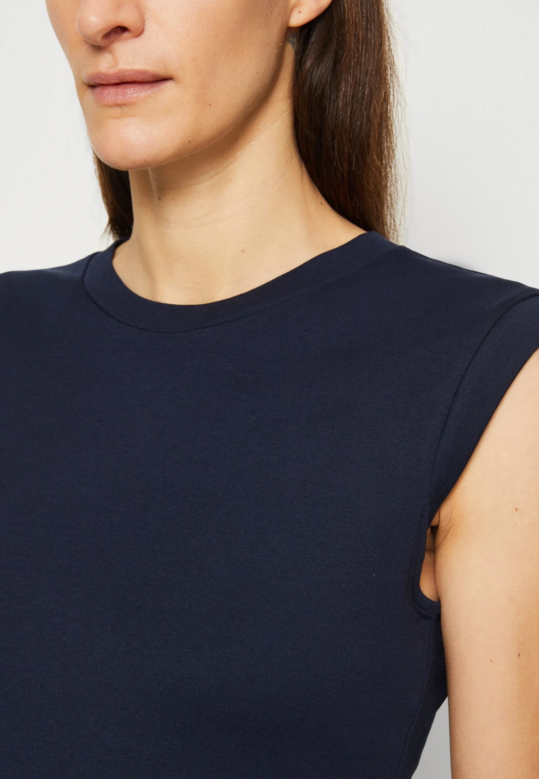 ESPRIT New Shape- T-Shirts - Navy 8 ESPRIT New Shape- T-Shirts - Navy - Bilde 6