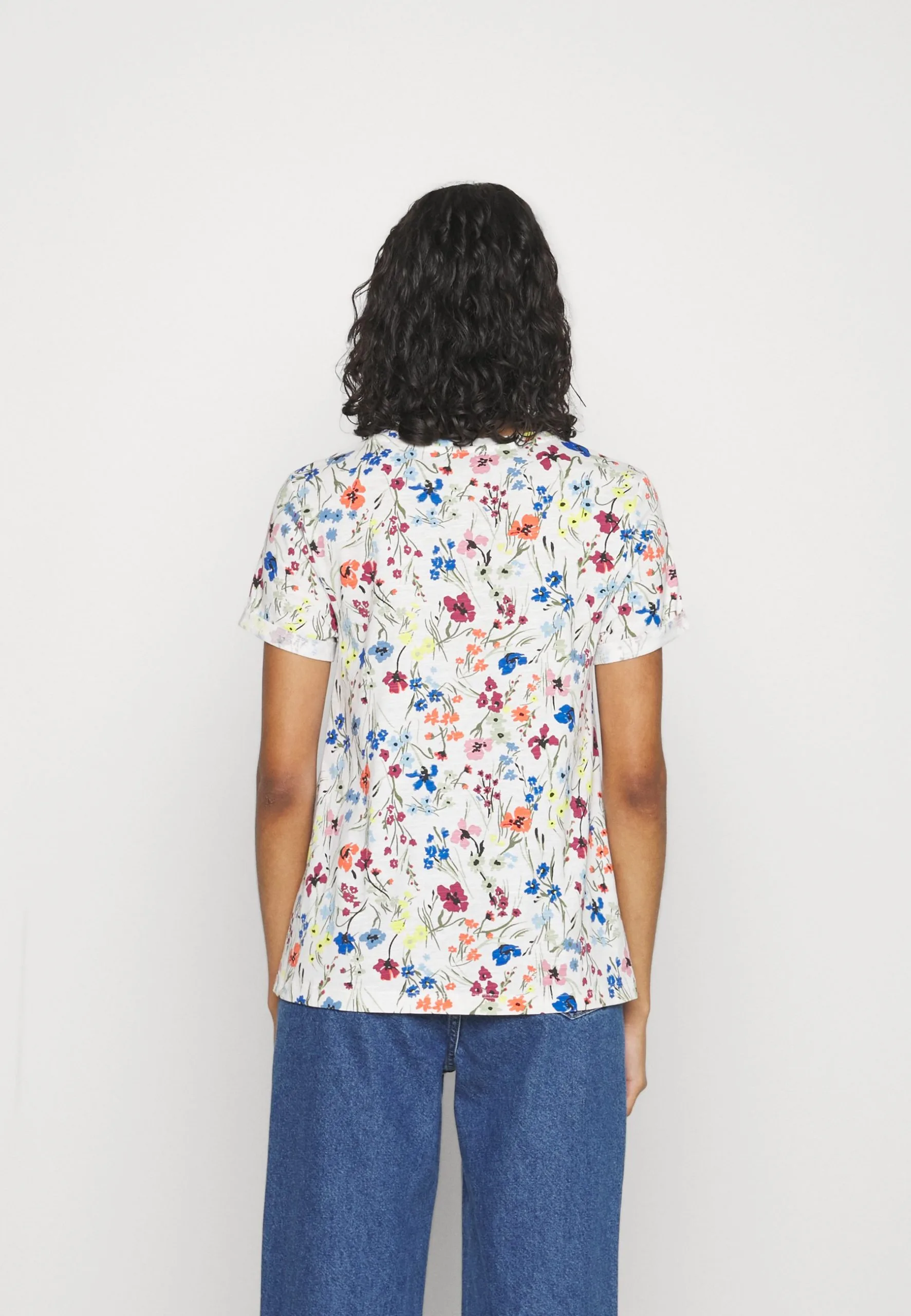 ESPRIT Core Tee - T-Shirts Med Print - Off White 6 ESPRIT Core Tee - T-Shirts Med Print - Off White - Bilde 4