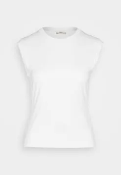 ESPRIT New Shape- T-Shirts - White 12 ESPRIT New Shape- T-Shirts - White -ESPRIT Butikk 301819e5eb114a649cad507b9a5e7f4e