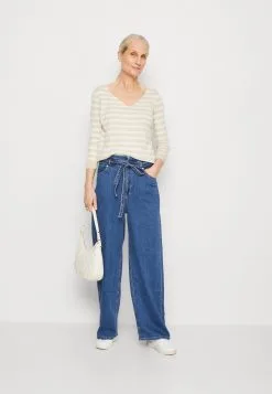 ESPRIT V Neck - Strikkegenser - Light Taupe 9 ESPRIT V Neck - Strikkegenser - Light Taupe -ESPRIT Butikk 3308fea66e7e425fa18ea186ad51e629