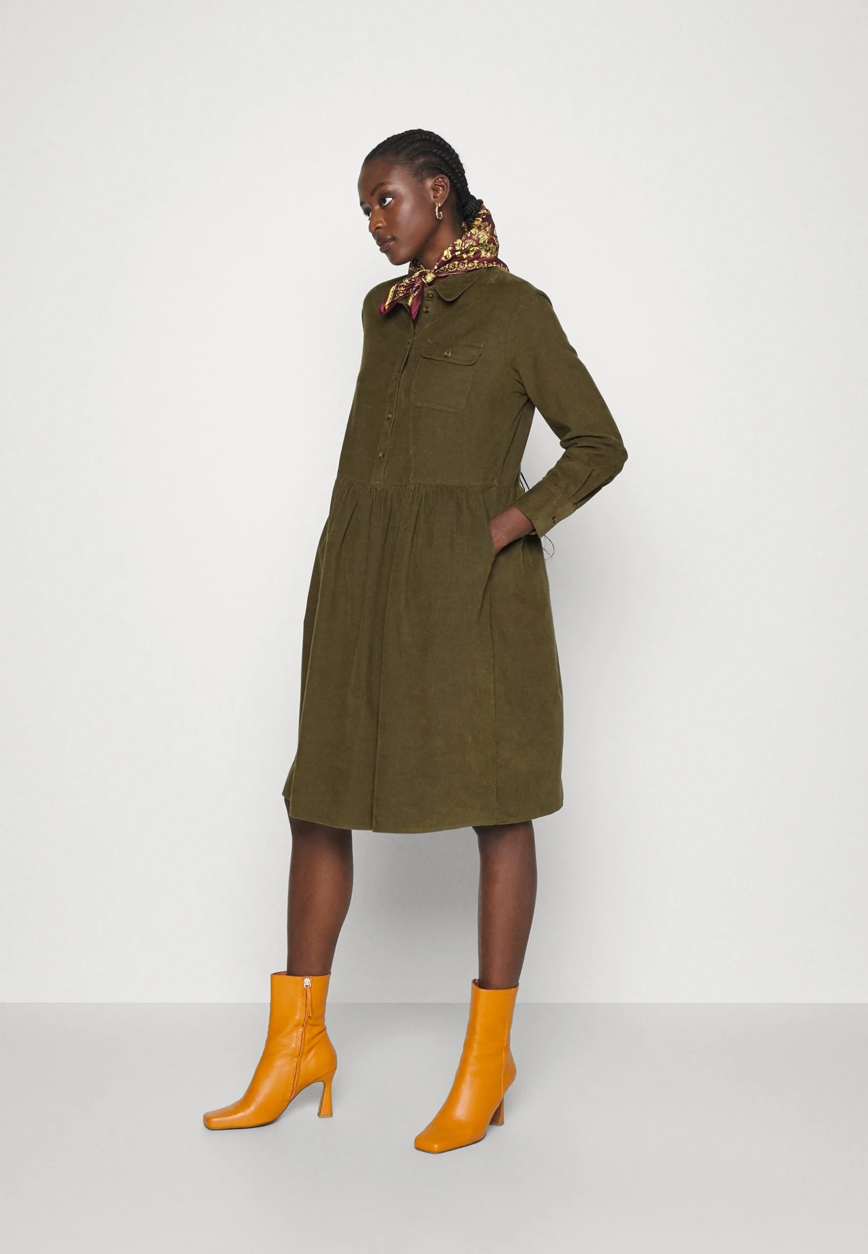 ESPRIT Kjole - Dark Khaki 7 ESPRIT Kjole - Dark Khaki - Bilde 5