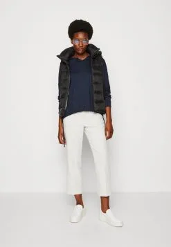 ESPRIT Bubble Hem Tee - Topper Langermet - Navy 9 ESPRIT Bubble Hem Tee - Topper Langermet - Navy -ESPRIT Butikk 36c26bc92d764b22ab075d8f6b6505a4