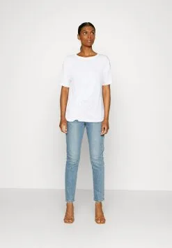 ESPRIT Twisted Hem - T-Shirts Med Print - White -ESPRIT Butikk 38070e981dc0469f8db06c2ea4bcfec6