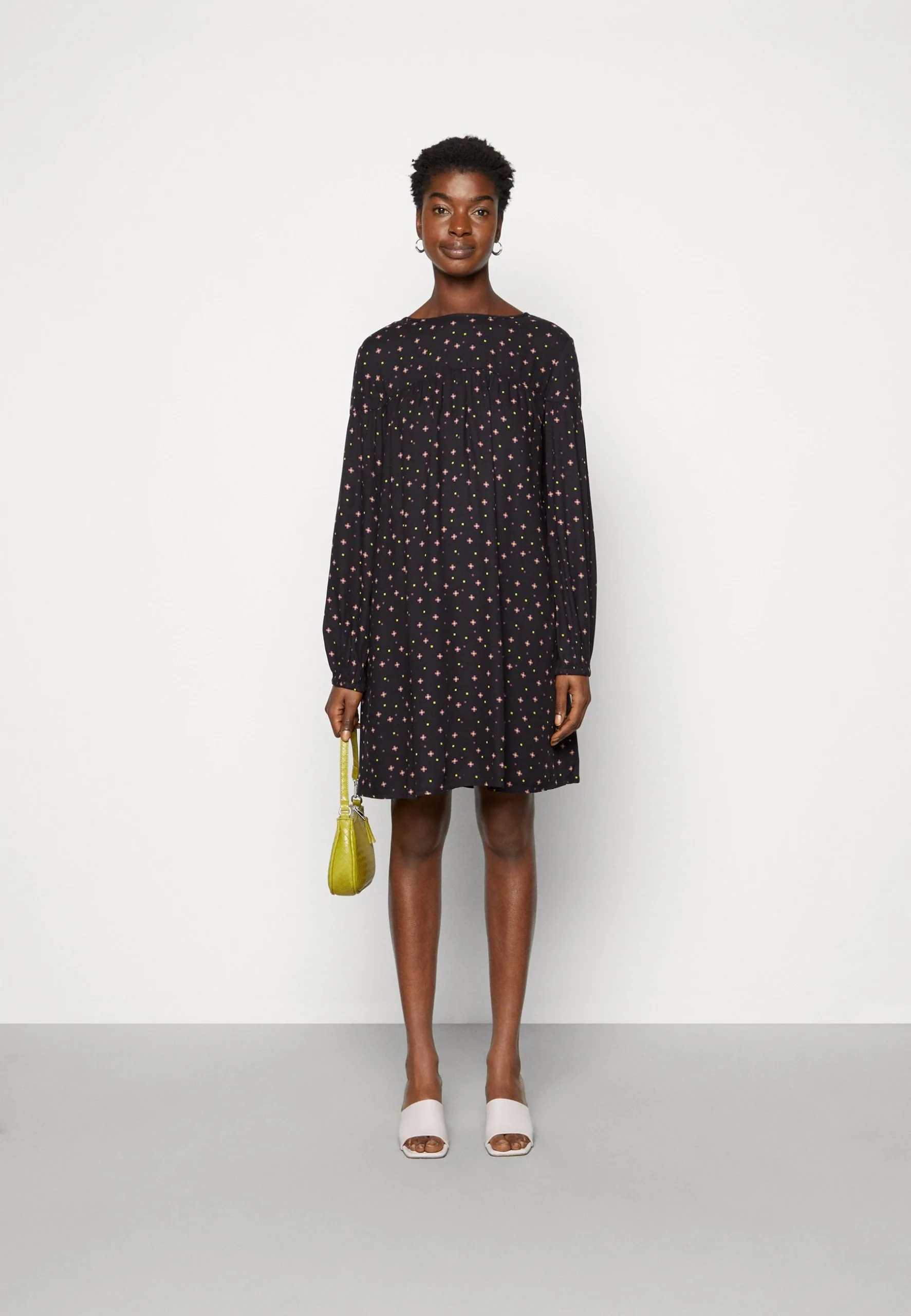 Edc By Esprit Easy Care Dress - Kjole - Black 4 Edc By Esprit Easy Care Dress - Kjole - Black - Bilde 2