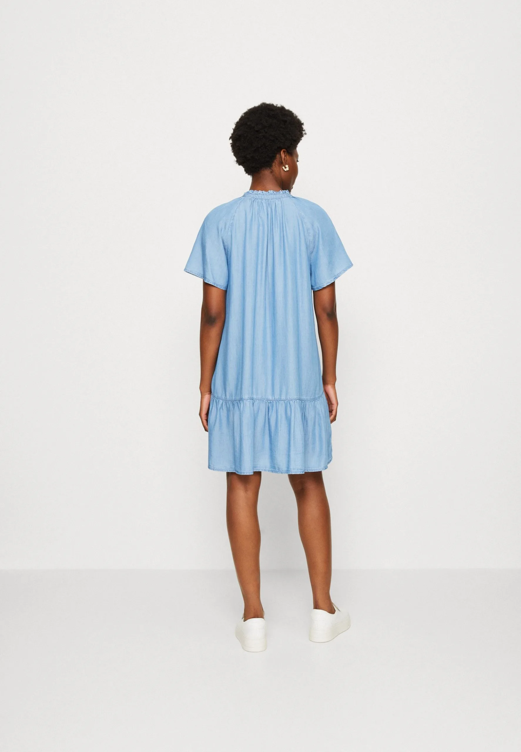 Edc By Esprit Dress - Dongerikjole - Blue Medium Wash 5 Edc By Esprit Dress - Dongerikjole - Blue Medium Wash - Bilde 3