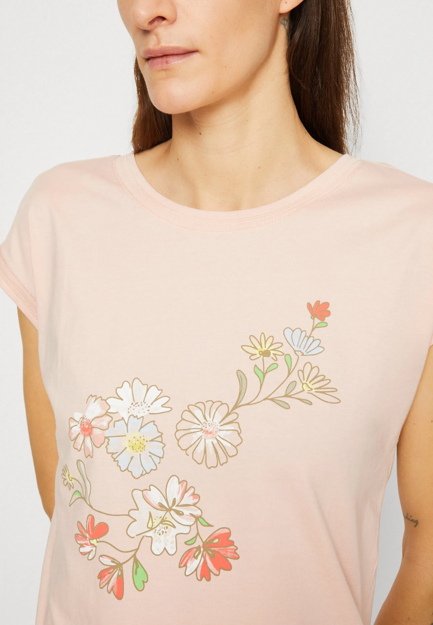 ESPRIT Stitch Detail - T-Shirts Med Print - Pastel Pink 8 ESPRIT Stitch Detail - T-Shirts Med Print - Pastel Pink - Bilde 6