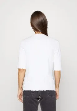 Edc By Esprit T-Shirts Med Print - Off White -ESPRIT Butikk 3d54f60806e248d6b3863d84359b2e81