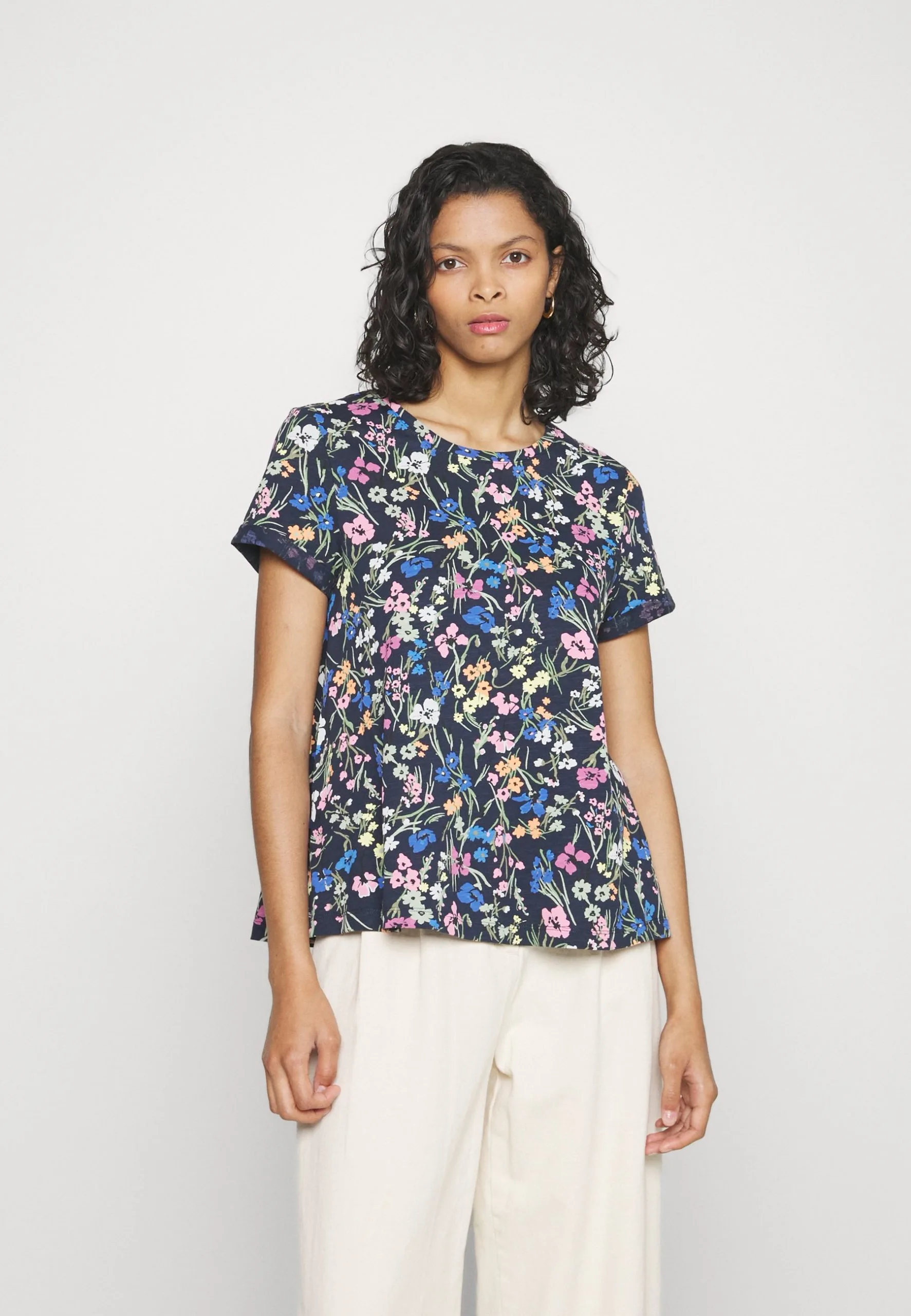 ESPRIT Core Tee - T-Shirts Med Print - Navy 4 ESPRIT Core Tee - T-Shirts Med Print - Navy - Bilde 3