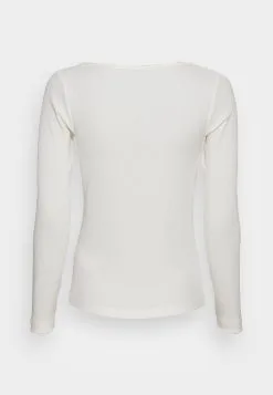 ESPRIT Neck - Topper Langermet - Off White 6 ESPRIT Neck - Topper Langermet - Off White -ESPRIT Butikk 40a428d991dd46e19bff821607966642