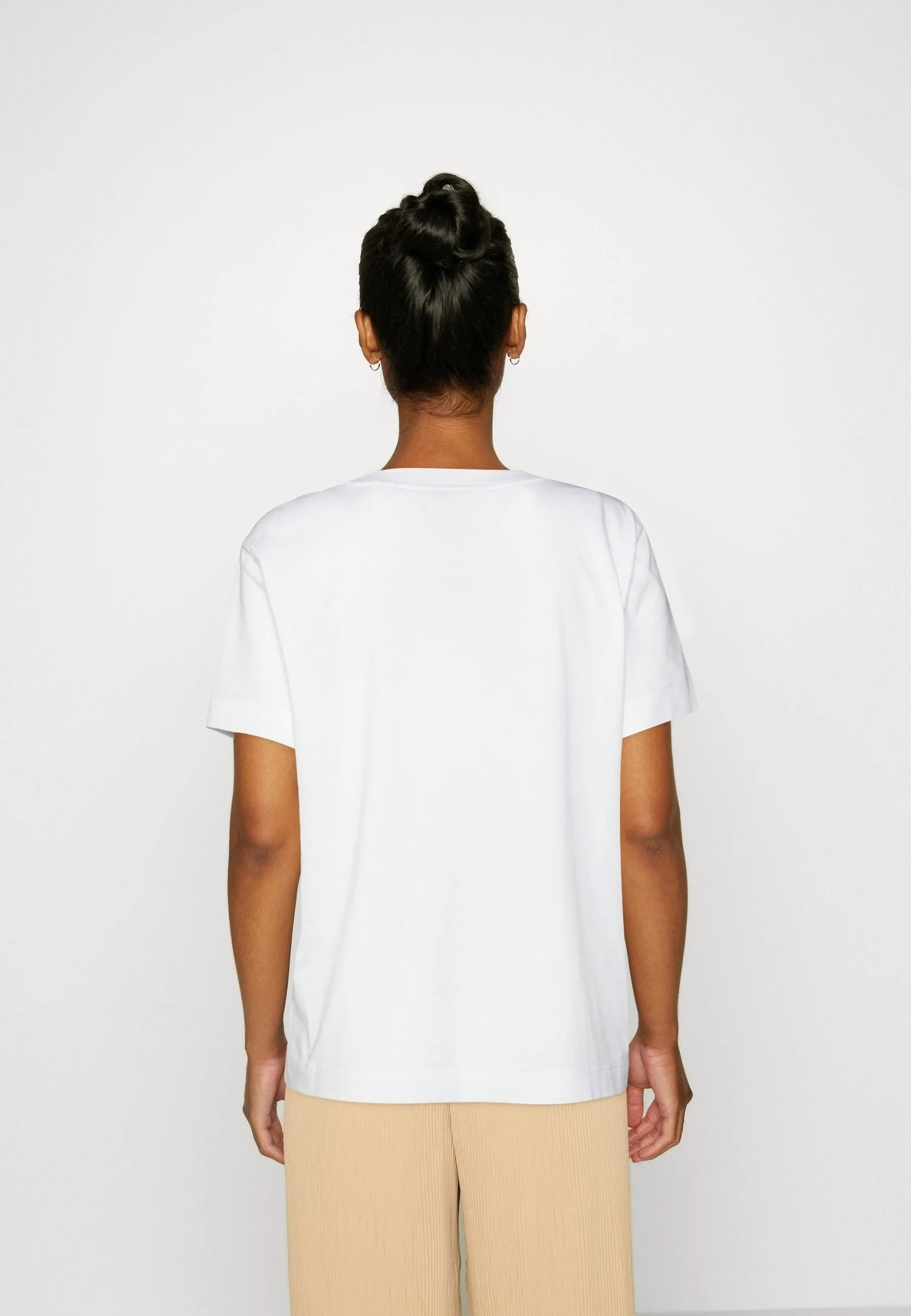 ESPRIT Core - T-Shirts - White 5 ESPRIT Core - T-Shirts - White - Bilde 3