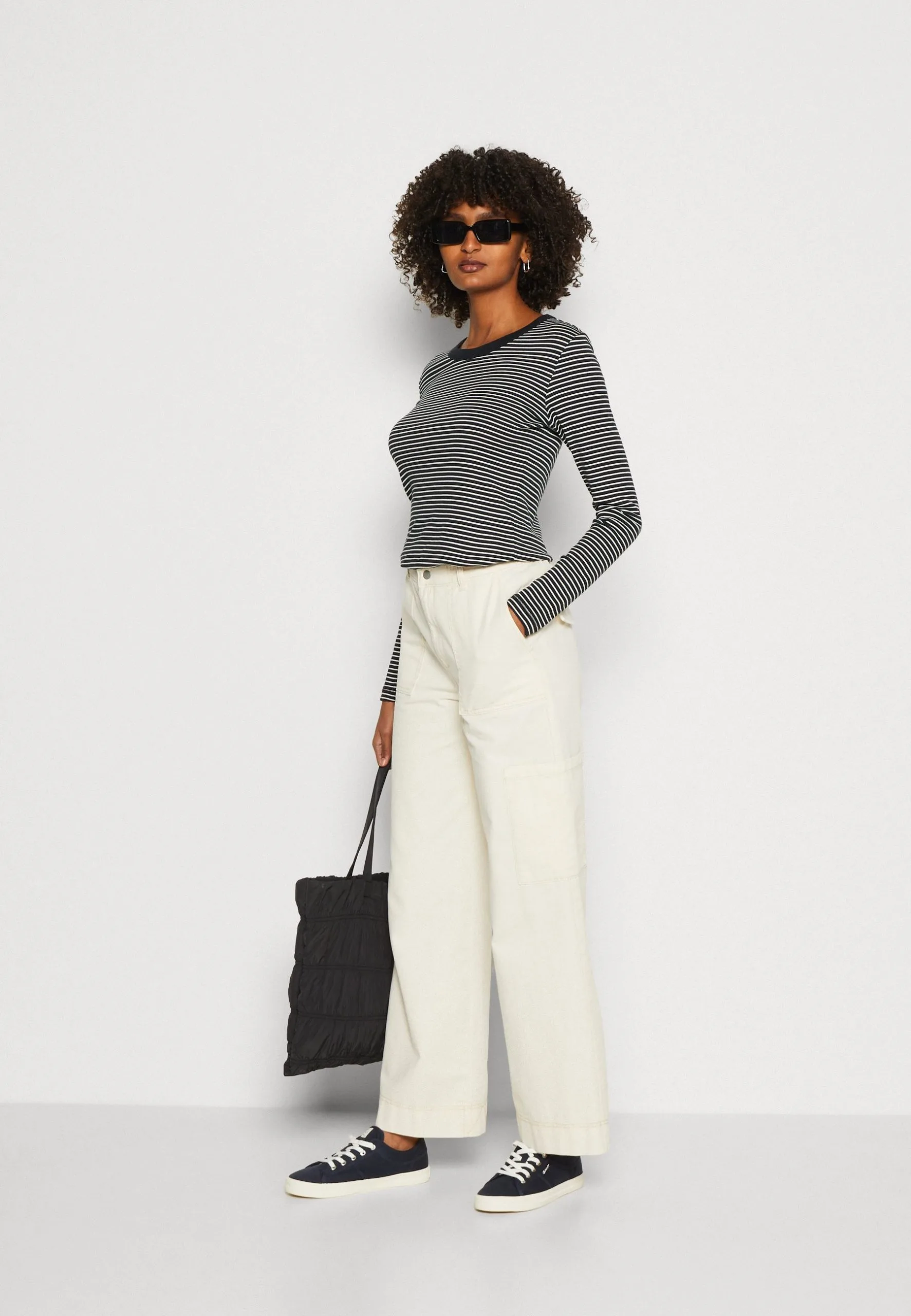 ESPRIT Roundneck Longsleeve - Topper Langermet - Navy 4 ESPRIT Roundneck Longsleeve - Topper Langermet - Navy - Bilde 2