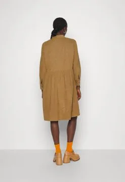 ESPRIT Kjole -Beige 10 ESPRIT Kjole -Beige -ESPRIT Butikk 46bdd212bba9498c81e12580ff21f826