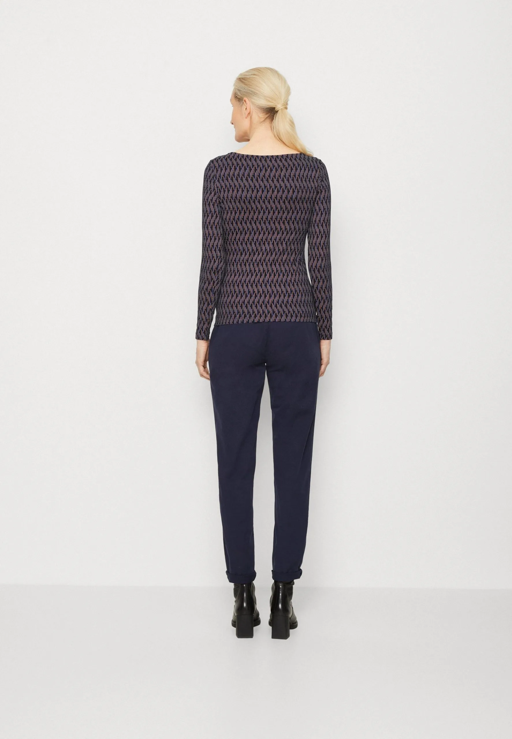 ESPRIT Gather - Topper Langermet - Navy 5 ESPRIT Gather - Topper Langermet - Navy - Bilde 3