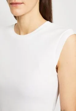 ESPRIT New Shape- T-Shirts - White 13 ESPRIT New Shape- T-Shirts - White -ESPRIT Butikk 4cd187dddf844cc6a2cc69938021e77e