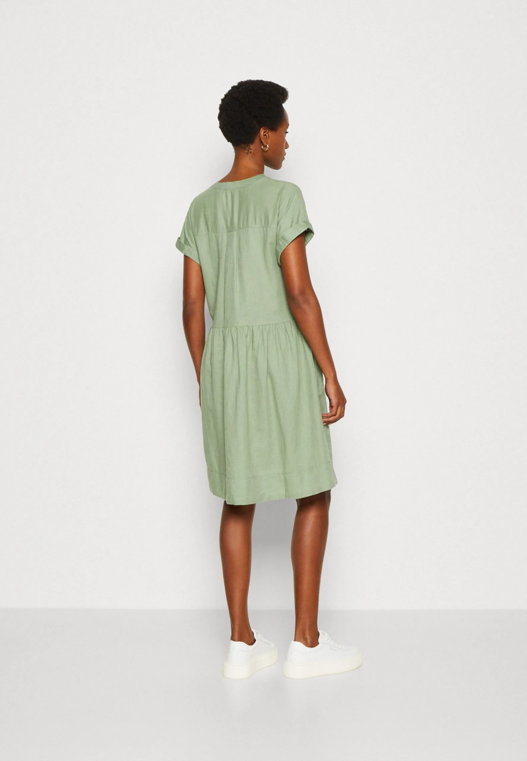 ESPRIT Dress - Kjole - Pale Khaki 5 ESPRIT Dress - Kjole - Pale Khaki - Bilde 3