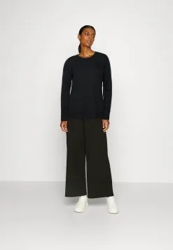 ESPRIT Roundneck- Strikkegenser - Black 8 ESPRIT Roundneck- Strikkegenser - Black -ESPRIT Butikk 54bf73ea2b7945d389b93593e0501108