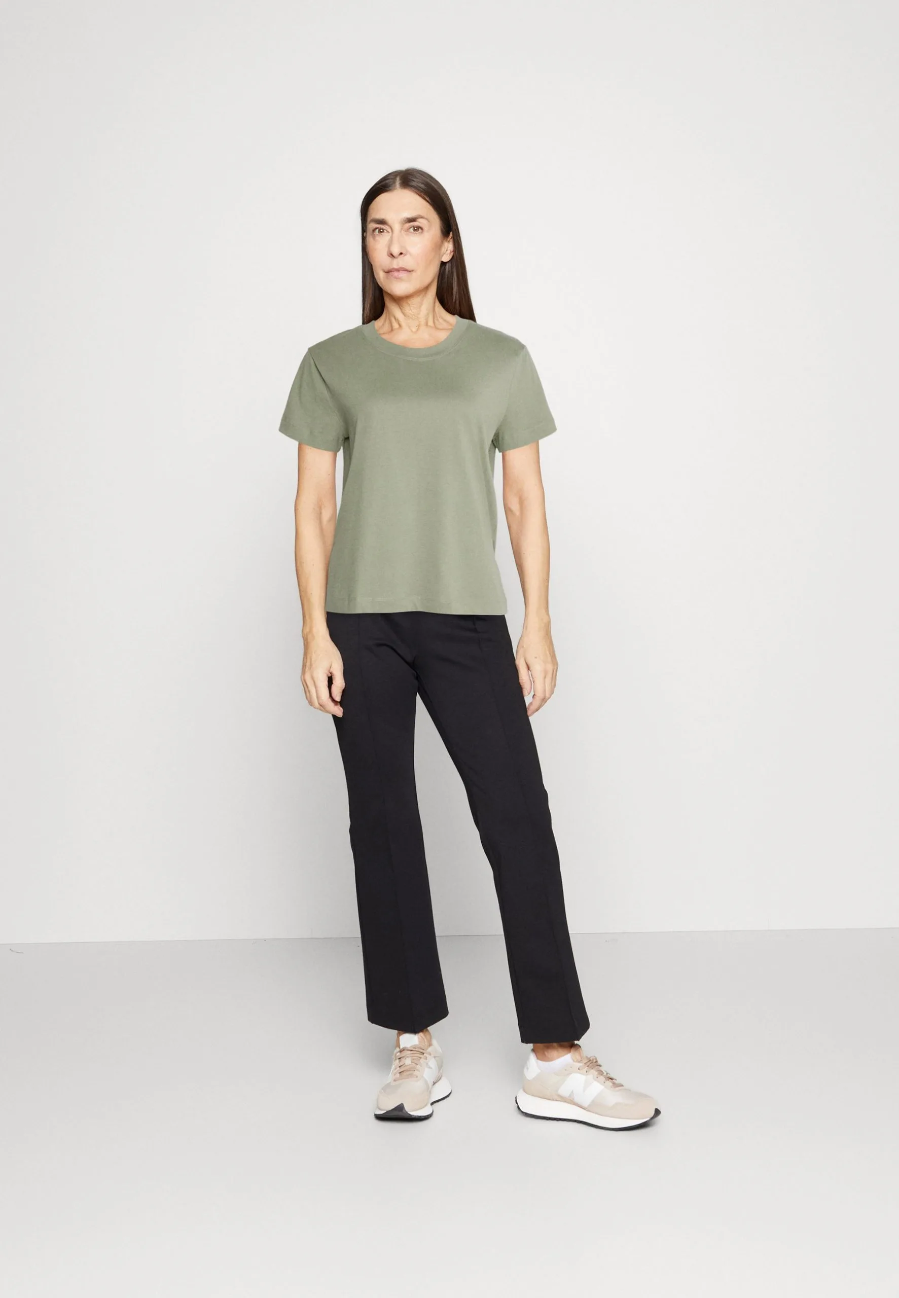 ESPRIT Core - T-Shirts - Light Khaki 4 ESPRIT Core - T-Shirts - Light Khaki - Bilde 2