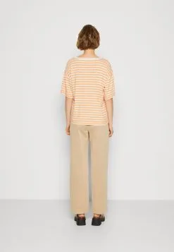 ESPRIT Boxy - T-Shirts Med Print - Orange 10 ESPRIT Boxy - T-Shirts Med Print - Orange -ESPRIT Butikk 5a03e9459dc1415d82bb0cf2efacd590