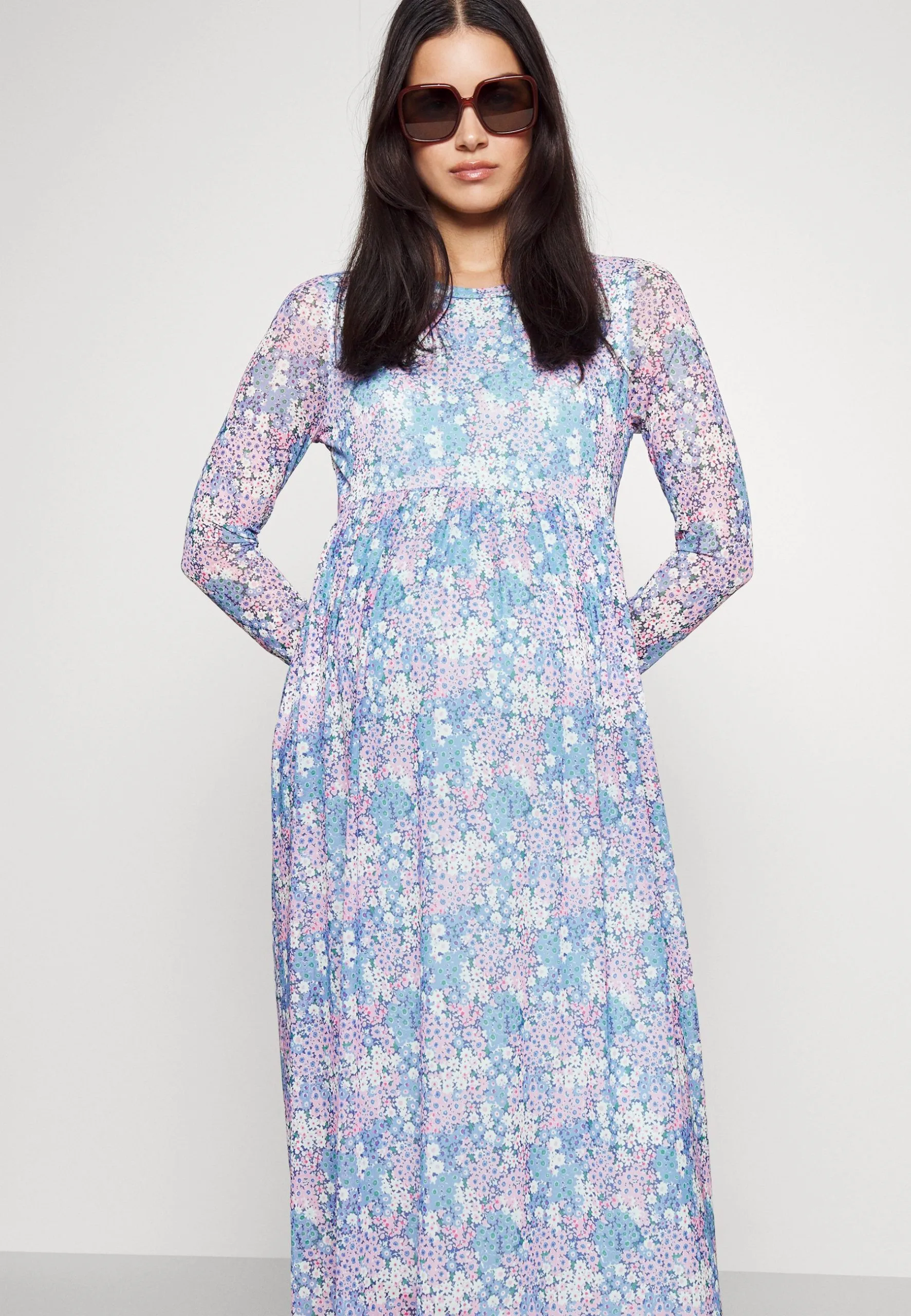 Dress Long Sleeve Allover Print - Maxikjole - Light Blue 7 Dress Long Sleeve Allover Print - Maxikjole - Light Blue - Bilde 5