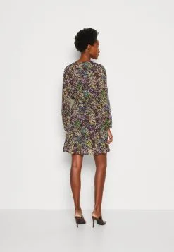 Edc By Esprit Dress - Kjole - Dark Purple 10 Edc By Esprit Dress - Kjole - Dark Purple -ESPRIT Butikk 5cf9bff78b13492183f05876e3b34809