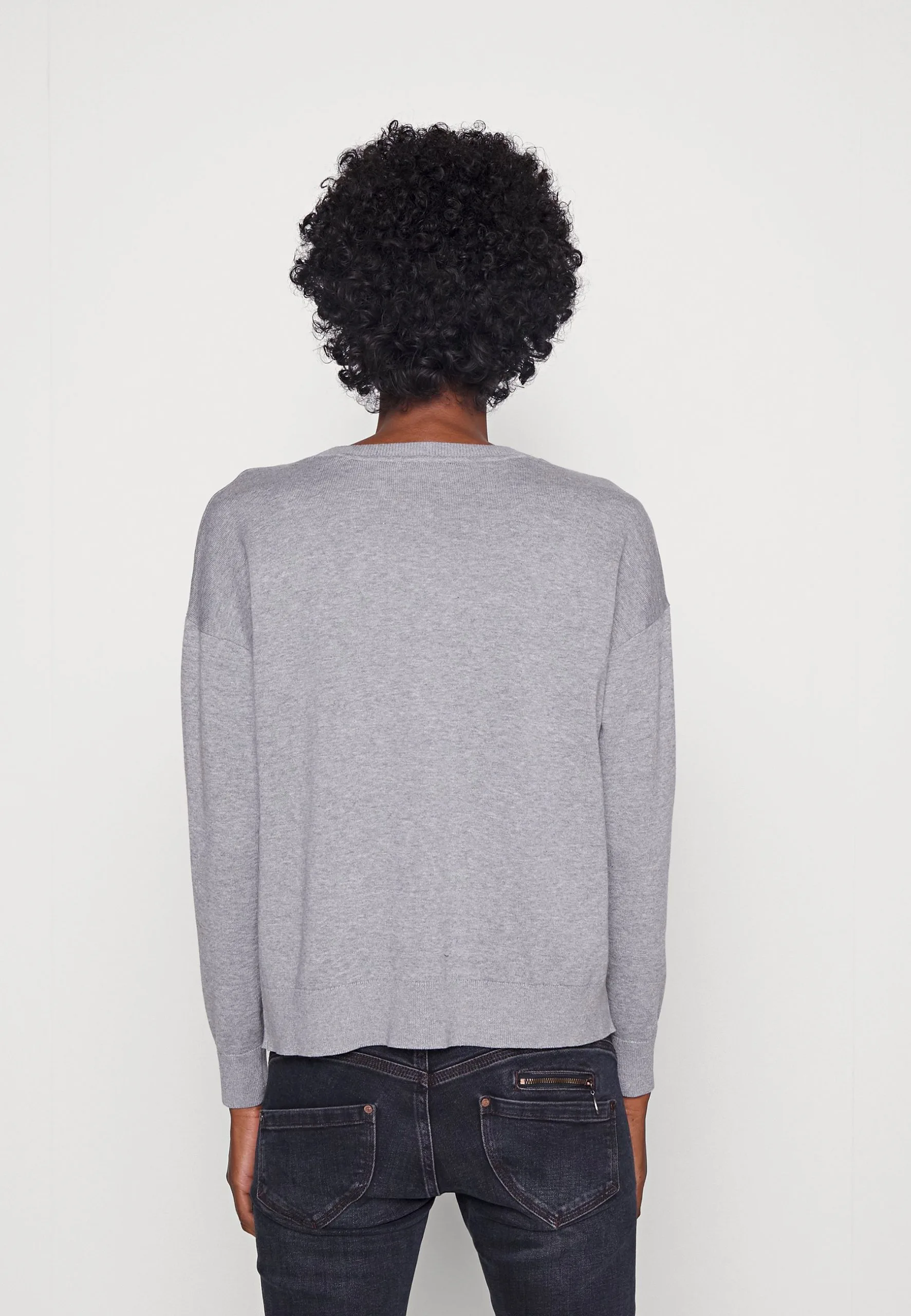 ESPRIT Sus Vneck - Cardigan - Medium Grey 5 ESPRIT Sus Vneck - Cardigan - Medium Grey - Bilde 3