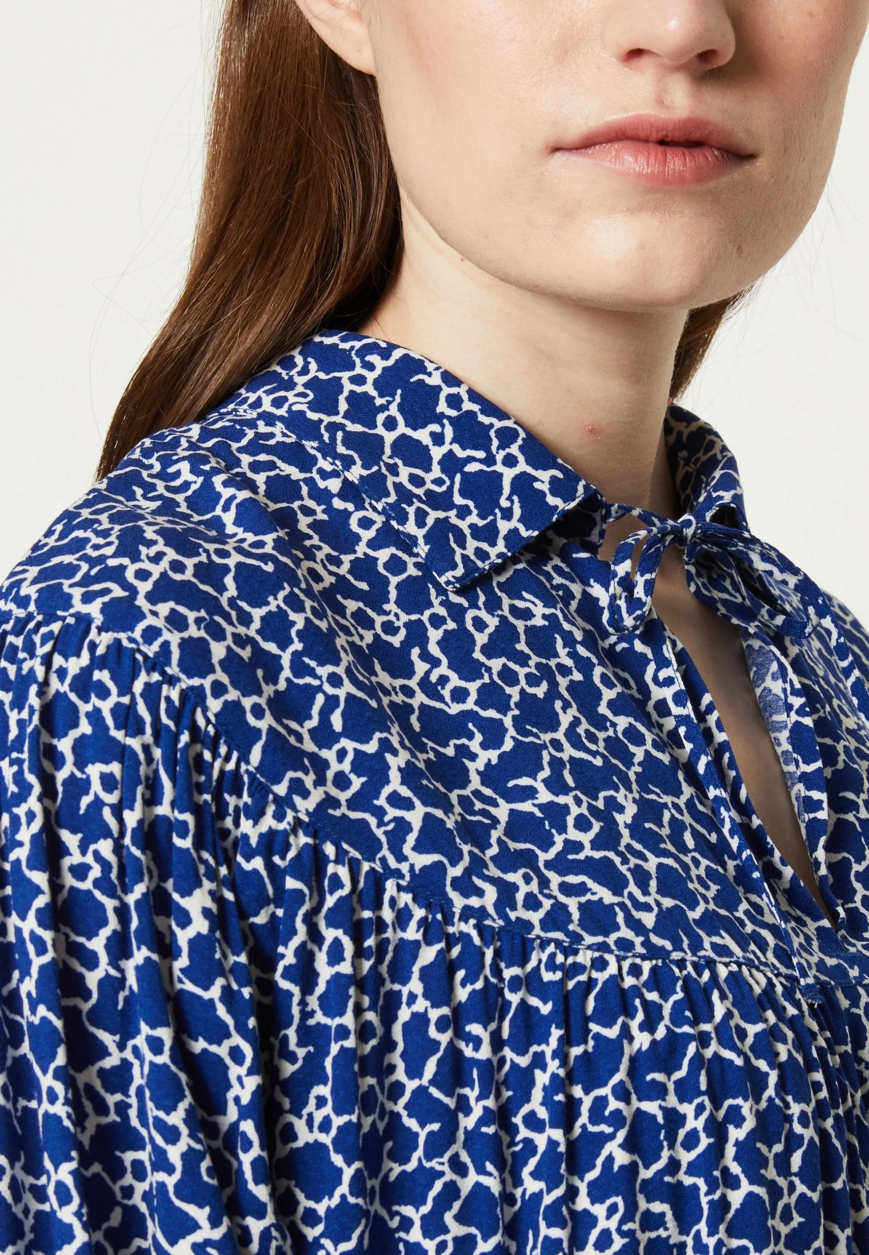 ESPRIT Dress Midi- Kjole - Ink 8 ESPRIT Dress Midi- Kjole - Ink - Bilde 6