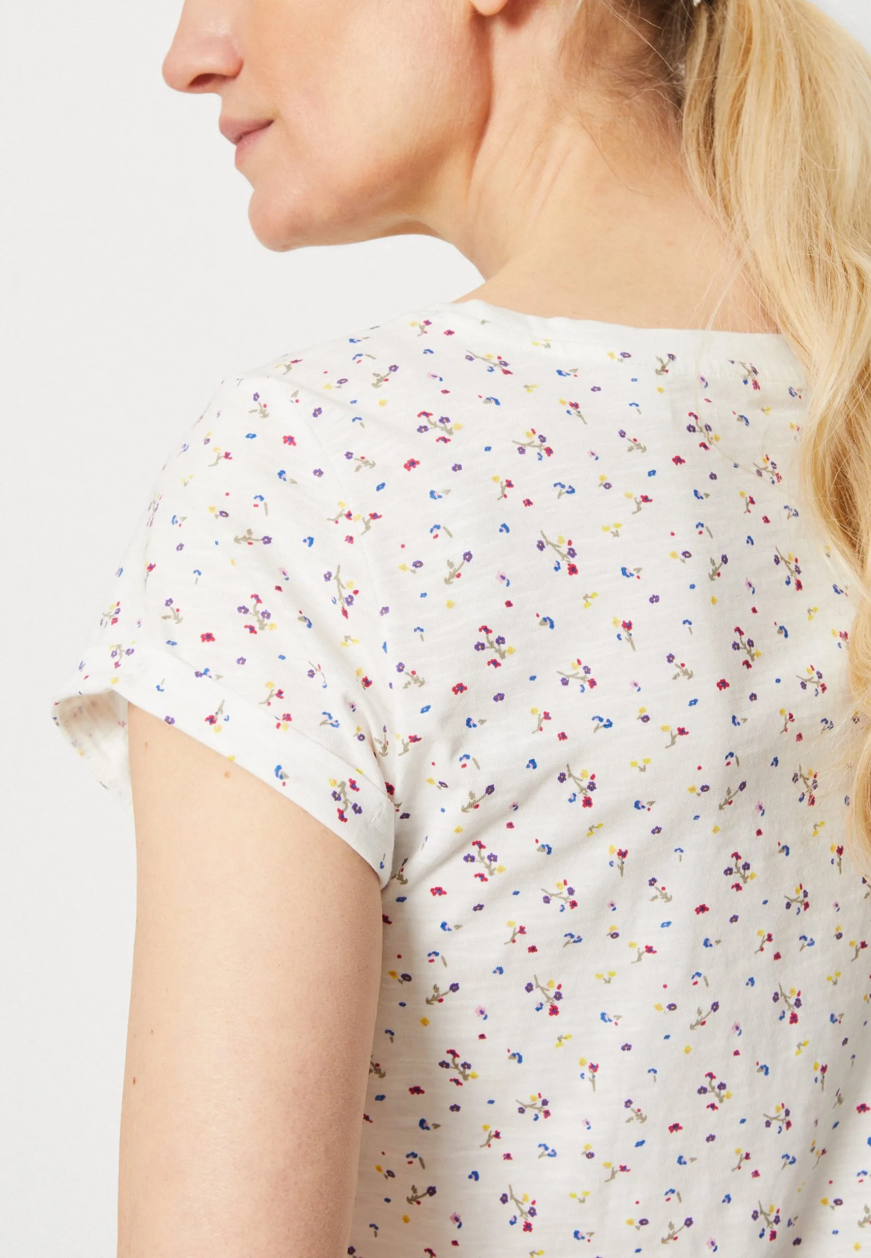 Edc By Esprit Sus Aop - T-Shirts Med Print - Offwhite 8 Edc By Esprit Sus Aop - T-Shirts Med Print - Offwhite - Bilde 6