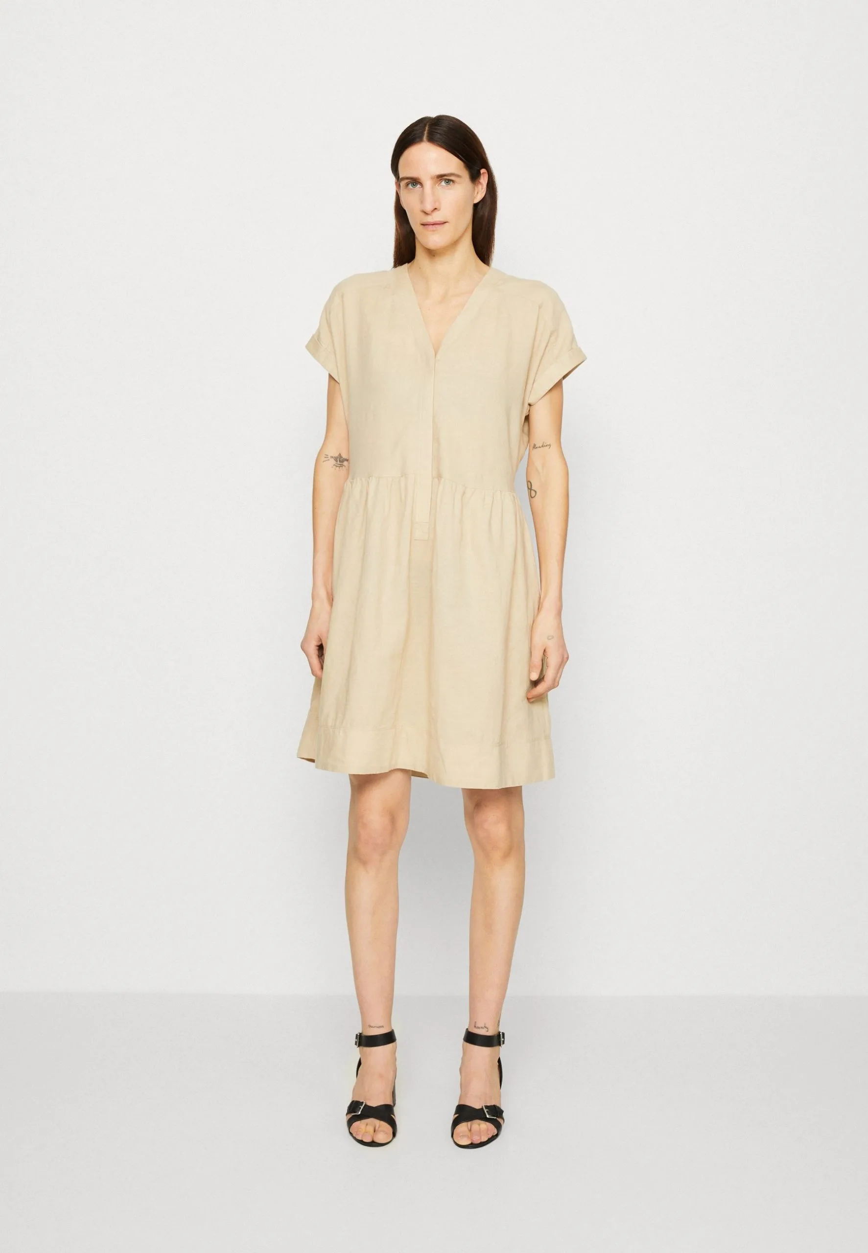 ESPRIT Dress - Kjole - Sand 3 ESPRIT Dress - Kjole - Sand