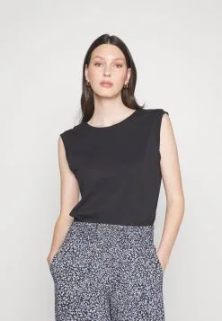 ESPRIT Detail Tee - T-Shirts - Black 13 ESPRIT Detail Tee - T-Shirts - Black -ESPRIT Butikk 670e28b5b6b84491b707c9950251da3c