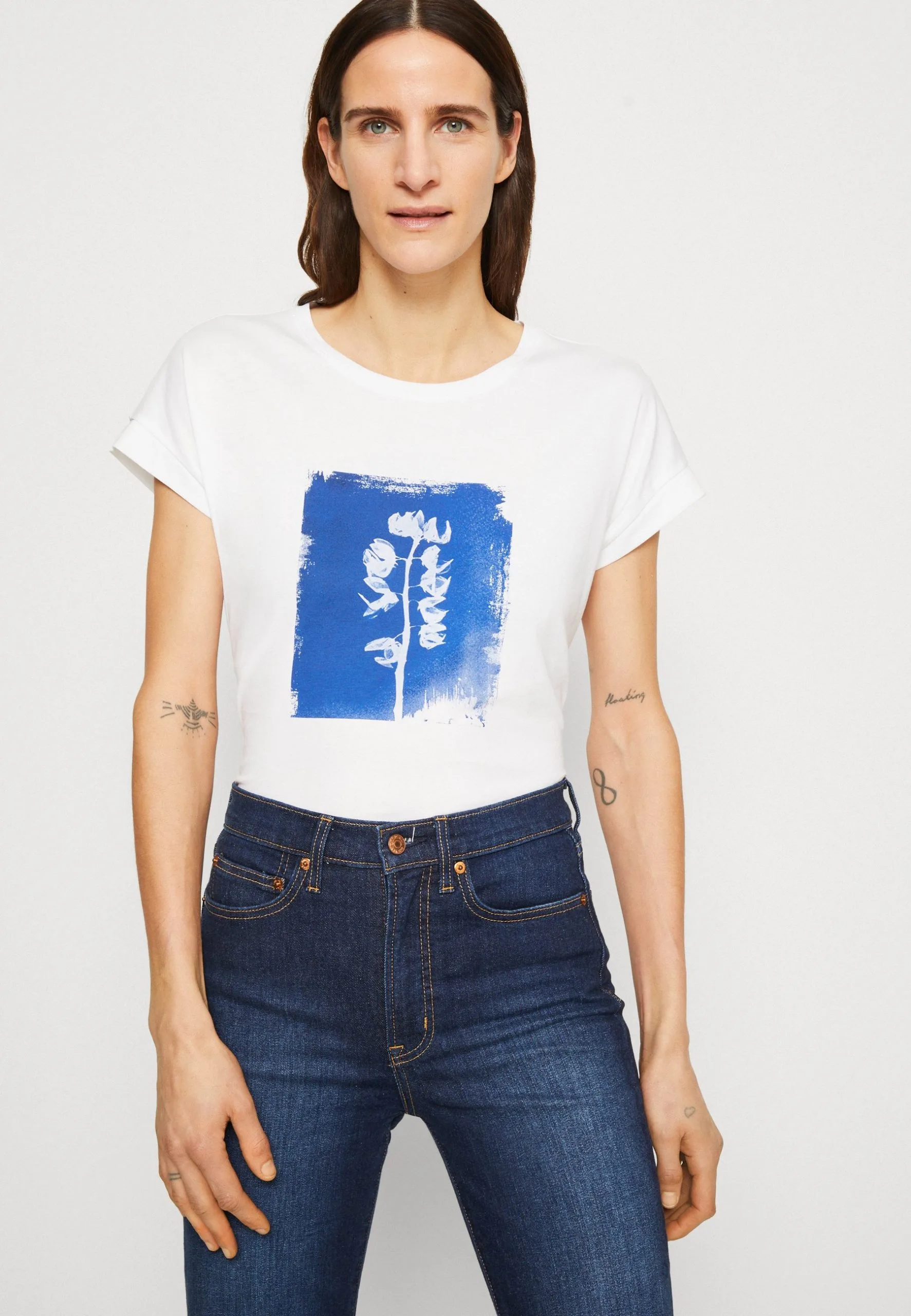 ESPRIT Core Tee - T-Shirts Med Print - White 6 ESPRIT Core Tee - T-Shirts Med Print - White - Bilde 4